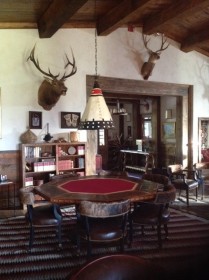 The gathering room at Trinchera Lodge